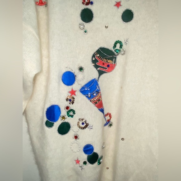 LIM YING YING Holiday Sweater Size Large - Picture 9 of 10